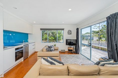 Photo of property in 100 Ocean Close, Matarangi, Whitianga, 3592