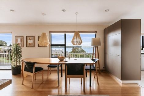 Photo of property in 96 Omokoroa Road, Omokoroa, 3114