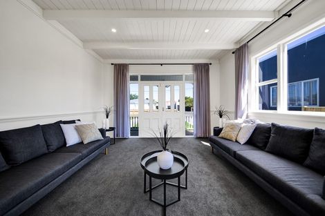 Photo of property in 56 Vogel Street, Hawera, 4610