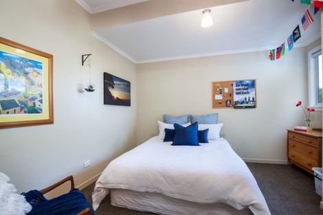 Photo of property in 10 Strandon Place, Strandon, New Plymouth, 4312