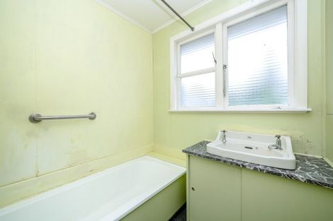 Photo of property in 29 Johnston Street, Featherston, 5710