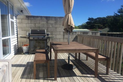 Photo of property in 19 Otakau Road, Milford, Auckland, 0620