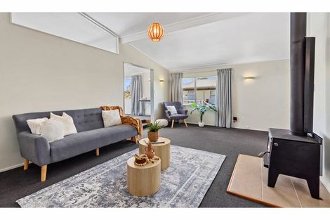 Photo of property in 16 Ascot Avenue, Te Kamo, Whangarei, 0112