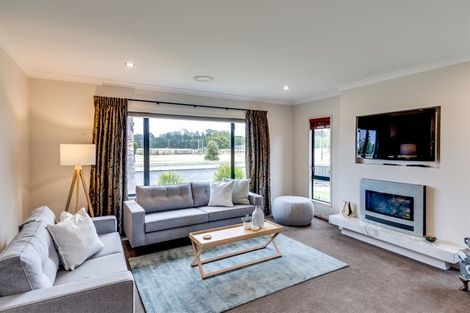Photo of property in 28 Orotu Drive, Poraiti, Napier, 4112