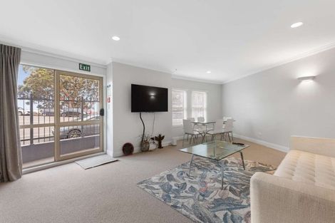 Photo of property in 1 Queen Street, New Plymouth, 4310