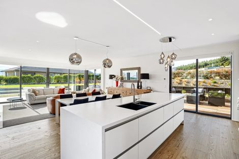 Photo of property in 25 Forest Heights, Wanaka, 9305