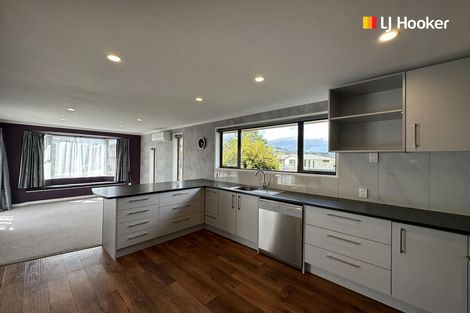 Photo of property in 30 Walton Park Avenue, Fairfield, Dunedin, 9018