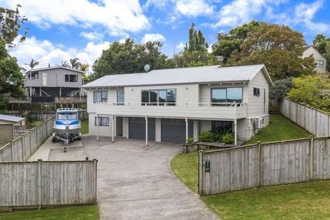 Photo of property in 14 Woodhouse Place, West Harbour, Auckland, 0618