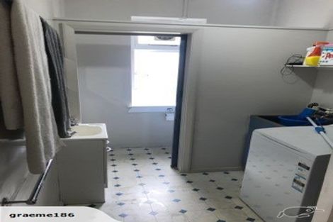 Photo of property in 2/58 Brougham Street, Mount Victoria, Wellington, 6011