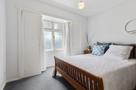 Photo of property in 9 Albemarle Road, Northland, Wellington, 6012