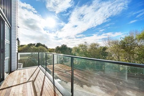 Photo of property in 4 Pleasant Way, Matakatia, Whangaparaoa, 0930