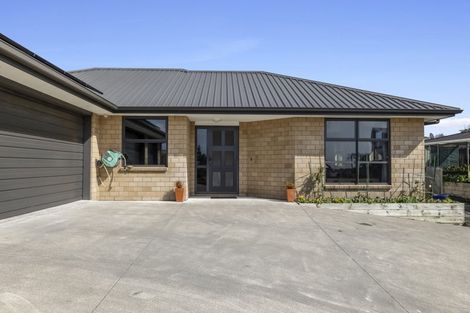 Photo of property in 18a Virginia Place, Whalers Gate, New Plymouth, 4310