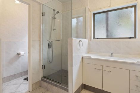 Photo of property in 31 Ridge Road, Waiake, Auckland, 0630