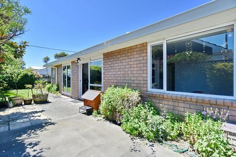 Photo of property in 125 Sawyers Arms Road, Northcote, Christchurch, 8052