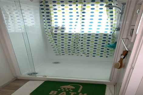 Photo of property in 23 Chivalry Road, Glenfield, Auckland, 0629