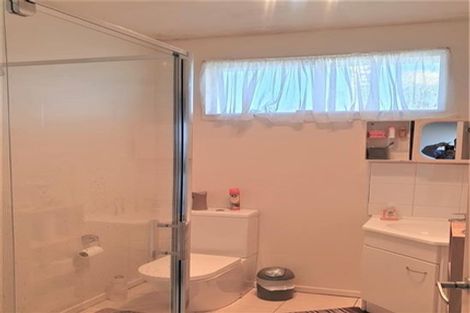 Photo of property in 25 Buckingham Crescent, Manukau, Auckland, 2025