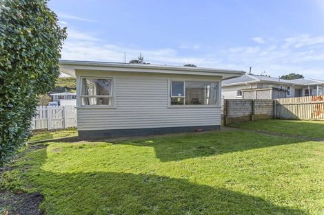 Photo of property in 6 Clearmont Crescent, Blagdon, New Plymouth, 4310