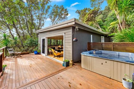 Photo of property in 25 Berridge Road, Muriwai, Waimauku, 0881