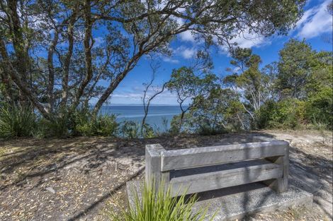 Photo of property in 15 Opou Road, Titirangi, Auckland, 0604