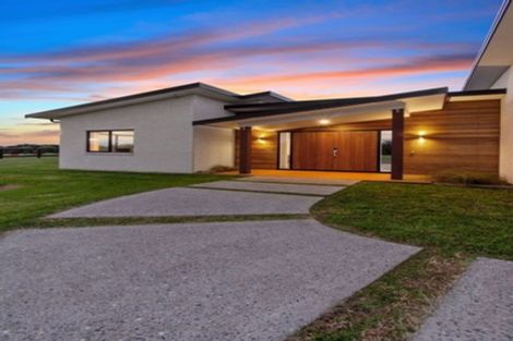 Photo of property in 125 Wharf Road, Clarks Beach, Pukekohe, 2679