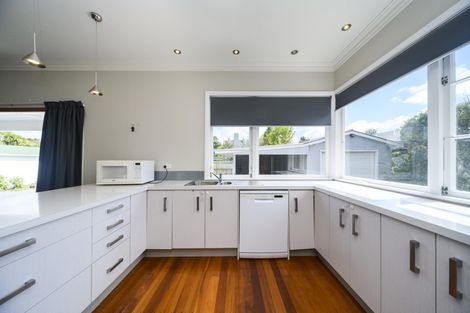 Photo of property in 583 Featherston Street, Roslyn, Palmerston North, 4414