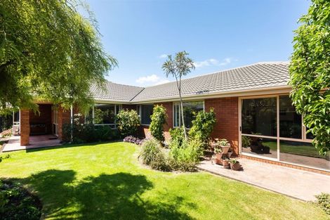 Photo of property in 25 Chesterfield Mews, Russley, Christchurch, 8042