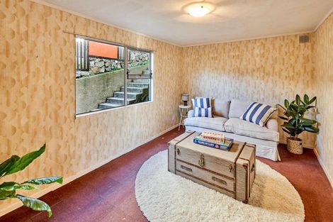 Photo of property in 18 Rembrandt Avenue, Tawa, Wellington, 5028