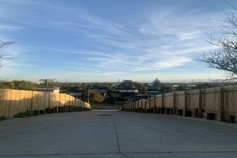 Photo of property in 98 Cardiff Road, Pakuranga, Auckland, 2010