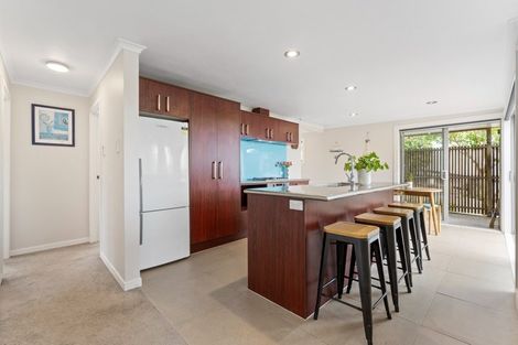 Photo of property in 24 Kiteroa Terrace, Rothesay Bay, Auckland, 0630