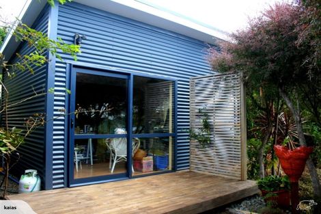 Photo of property in 9 Dudley Crescent, Cable Bay, 0420