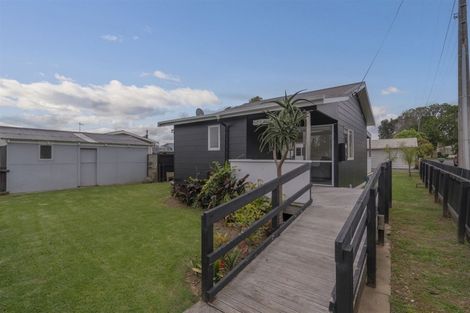 Photo of property in 6 Aputa Avenue, Te Puru, Thames, 3575