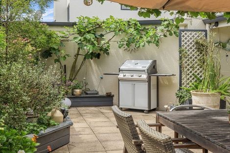 Photo of property in 2/20 Fifth Avenue, Tauranga, 3110