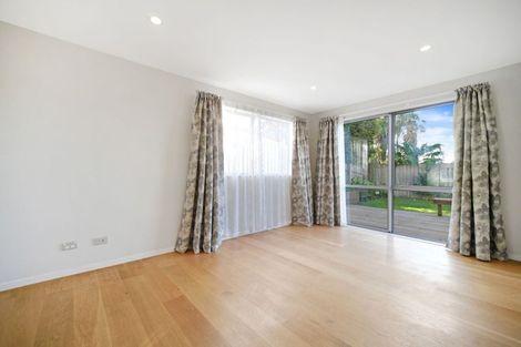Photo of property in 496 Blockhouse Bay Road, Blockhouse Bay, Auckland, 0600