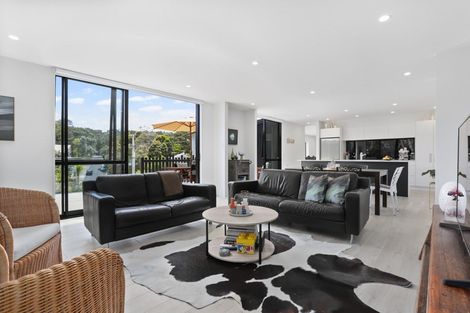 Photo of property in 102 Balmain Road, Chatswood, Auckland, 0626