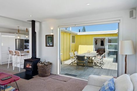 Photo of property in 1 Rodney Avenue, Te Horo Beach, Otaki, 5581