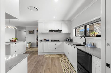 Photo of property in 230 Valley Views, Fitzherbert, Palmerston North, 4472