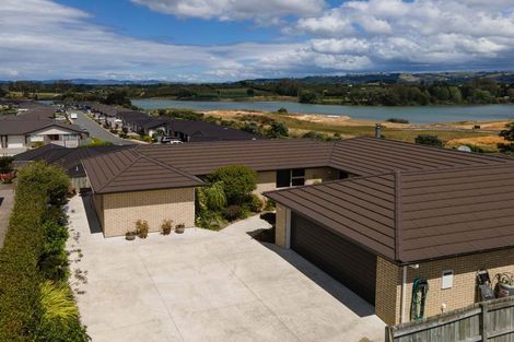 Photo of property in 16 Vantage Place, Omokoroa, 3114