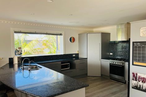 Photo of property in 21 Bleakhouse Road, Howick, Auckland, 2014
