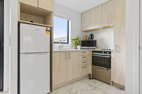 Photo of property in 6/102 Millbrook Road, Sunnyvale, Auckland, 0612