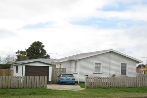 Photo of property in 2 Cracroft Street, Waitara, 4320