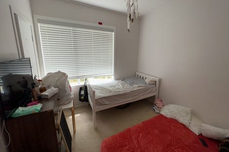 Photo of property in 17 Normandy Place, Henderson, Auckland, 0610