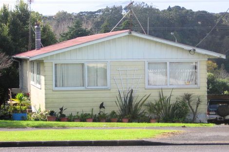 Photo of property in 246 Triangle Road, Massey, Auckland, 0614