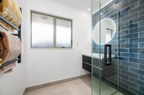 Photo of property in 30 Legacy Drive, Henderson, Auckland, 0612