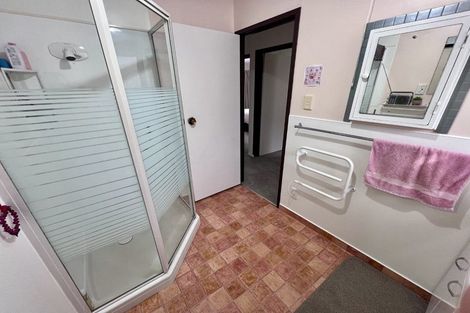 Photo of property in 1/24 Bayview Road, Bayview, Auckland, 0629