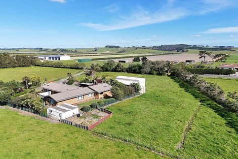 Photo of property in 242 Baylys Coast Road, Dargaville, 0377