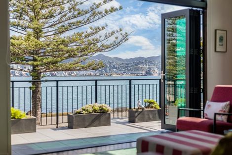 Photo of property in 286 Oriental Parade, Oriental Bay, Wellington, 6011