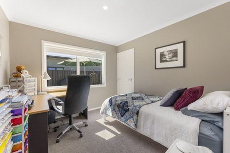 Photo of property in 19 Enereta Road, Otaki, 5512