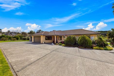 Photo of property in 41 Whangaparaoa Road, Red Beach, 0932