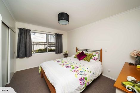 Photo of property in 13 Ambury Place, Merrilands, New Plymouth, 4312