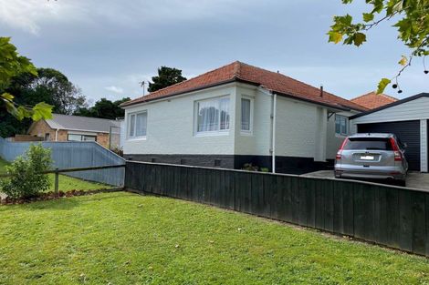 Photo of property in 11 Rangiora Avenue, Roslyn, Palmerston North, 4414